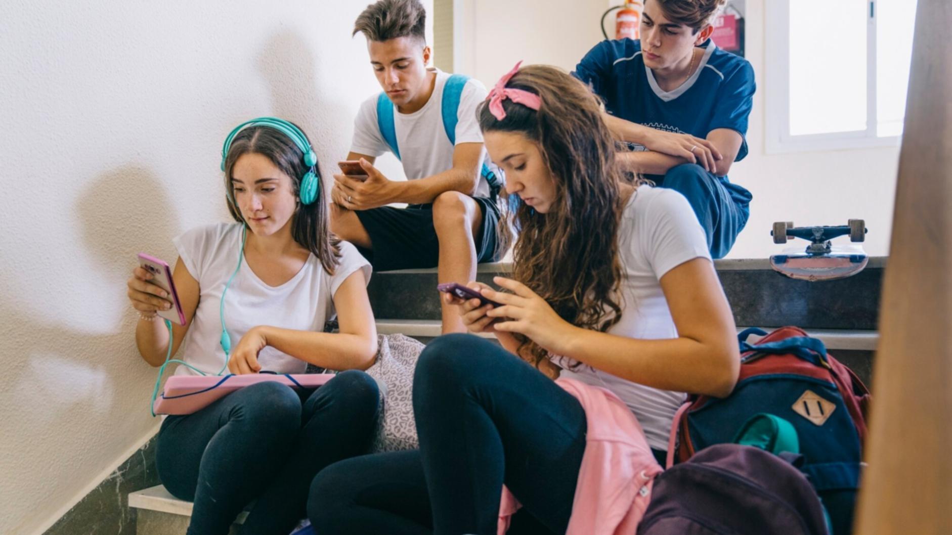 Audio-Equipment und Kommunikationstools für interaktive Online-Kurse